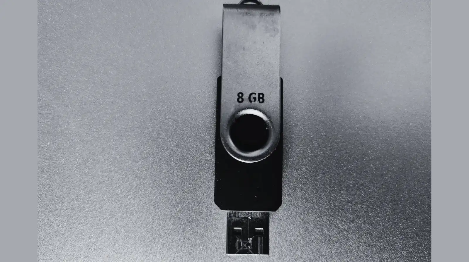 Installer-ZimaOS-Se-munir-dune-cle-USB installer zimaos se munir dune cle usb